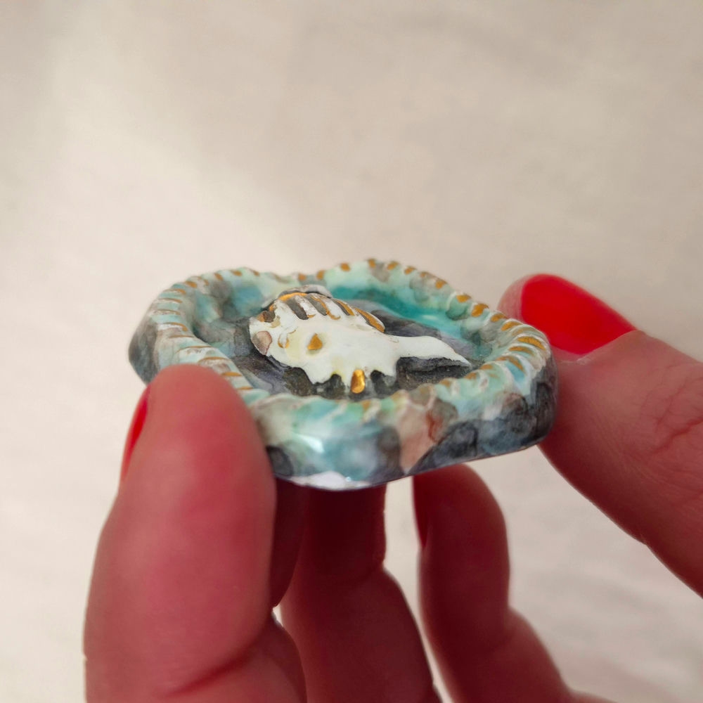 spilla ceramica smaltata