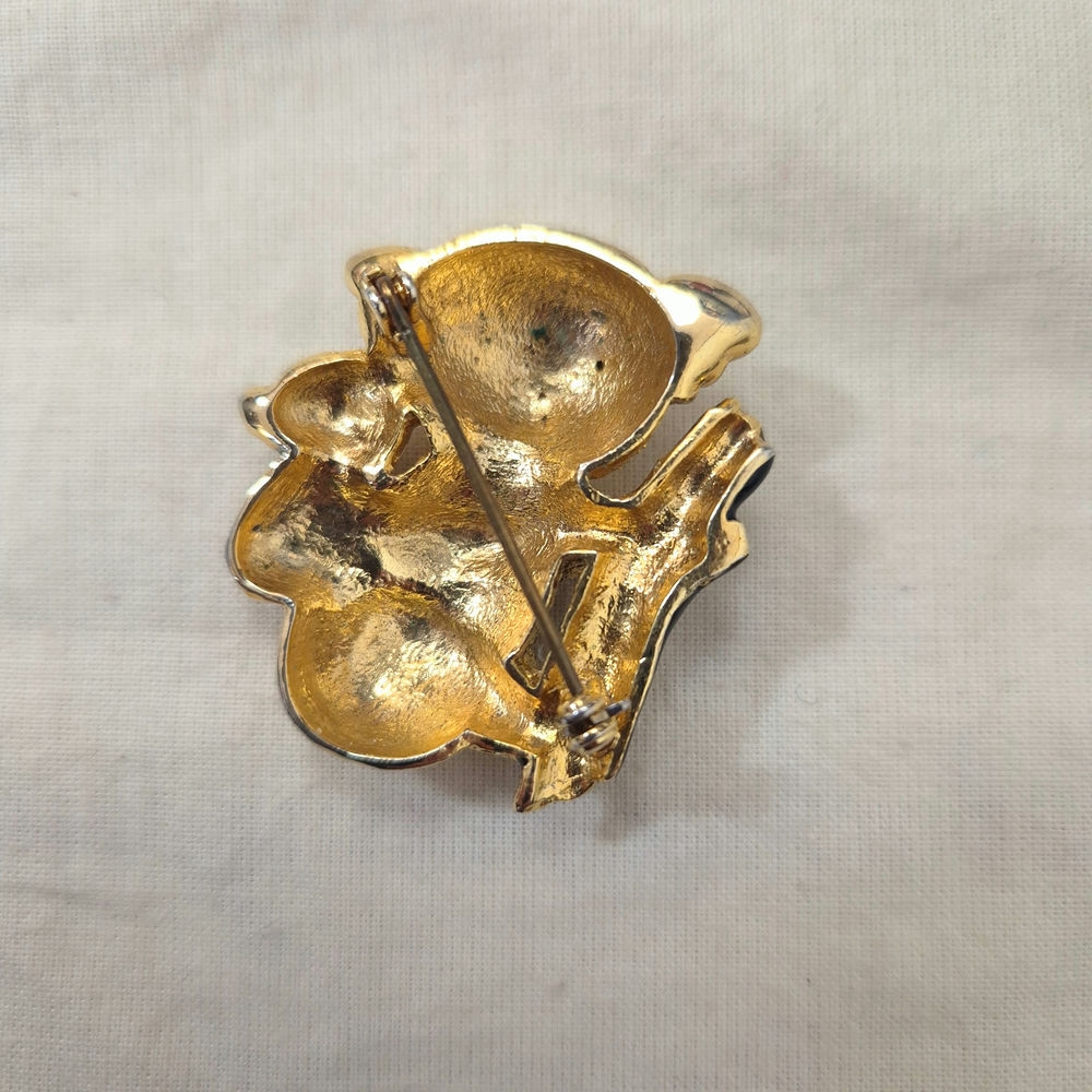 vintage brooch