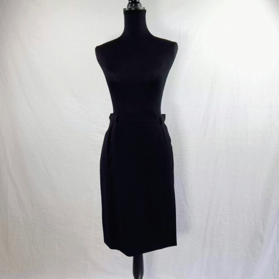 minimal suit women