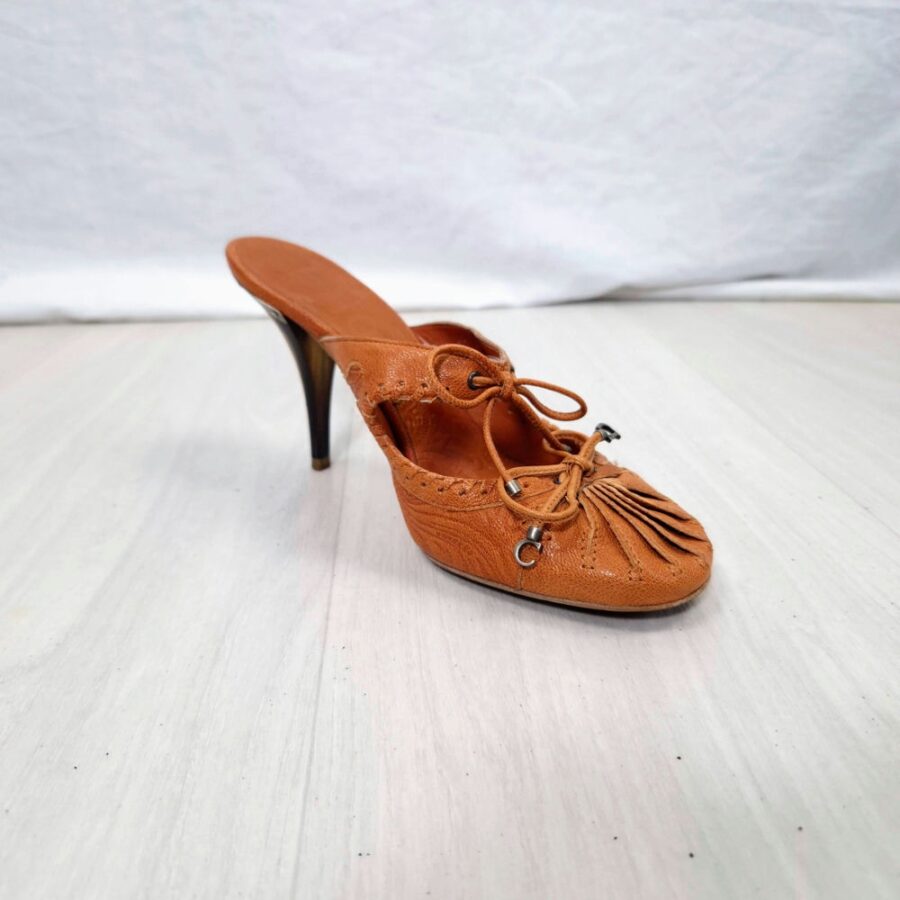 2000 shoes