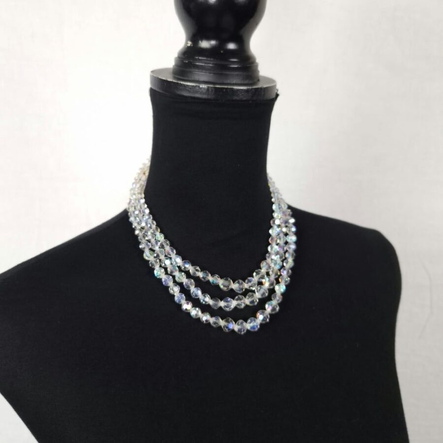 glass earrings and nacklace