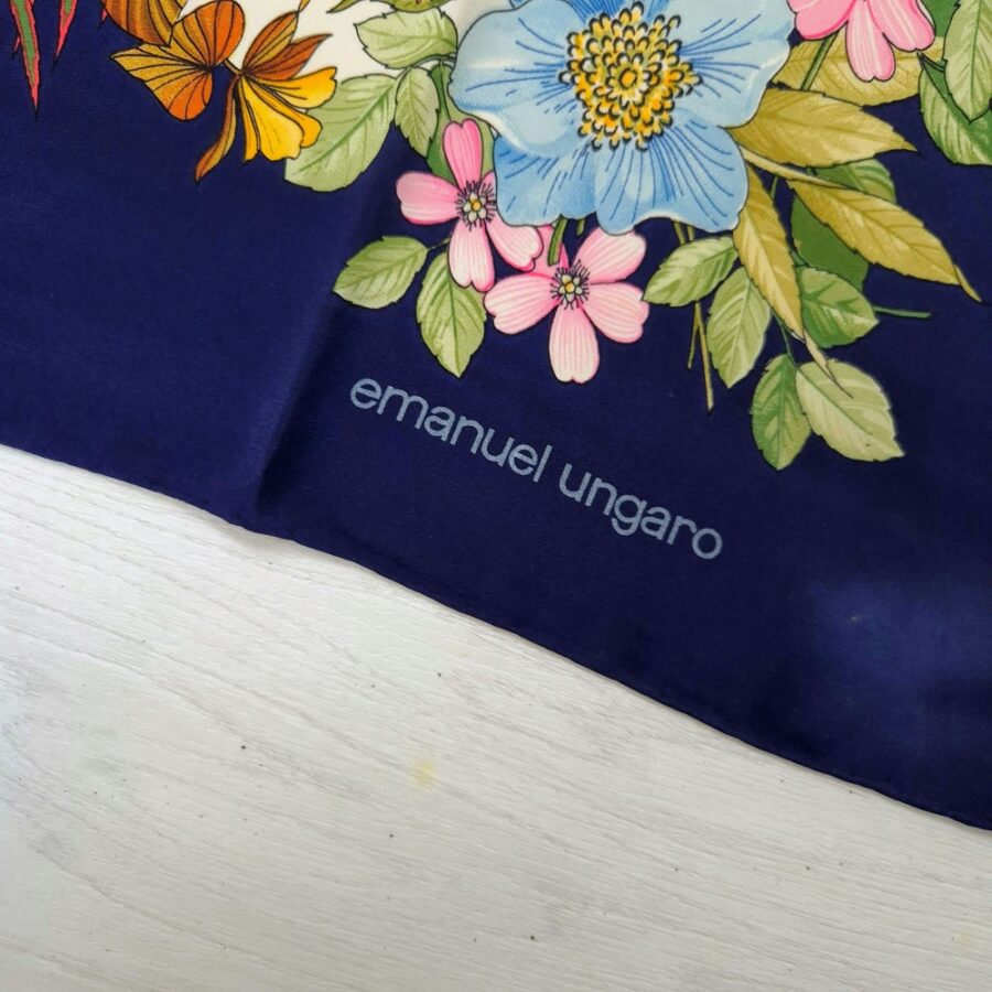 Foulard Ungaro con farfalle vintage