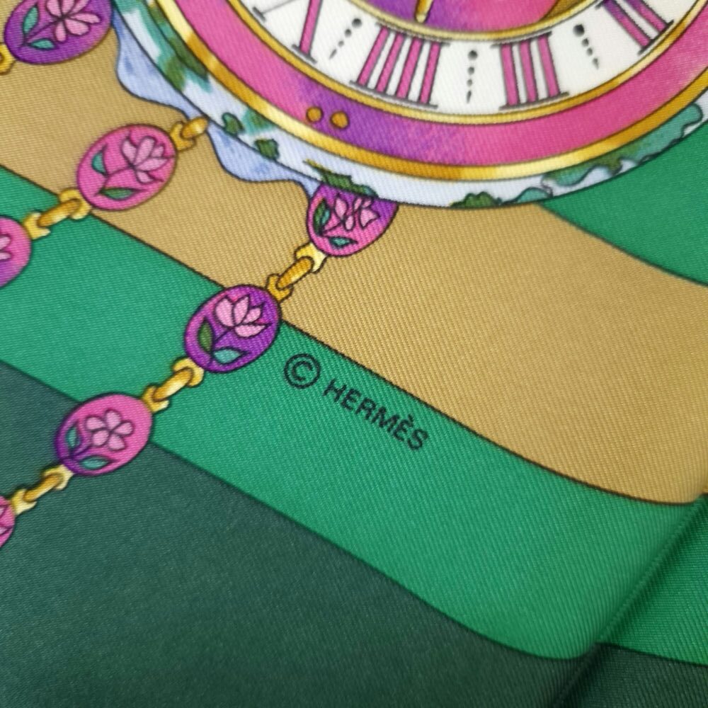 foulard verde con orologi