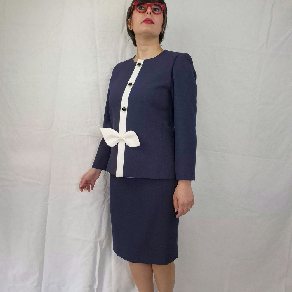 2000 skirt suit