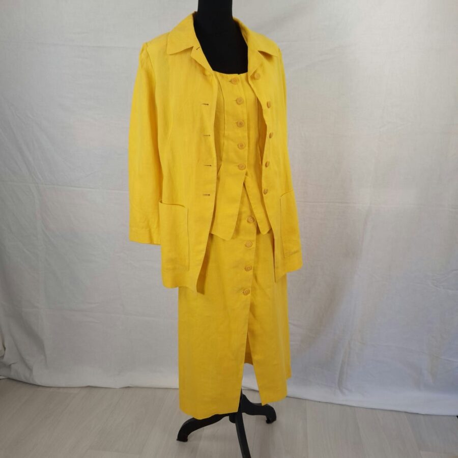 outfit giallo