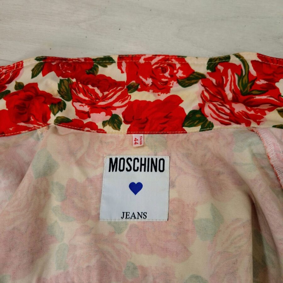 moschino jeans label