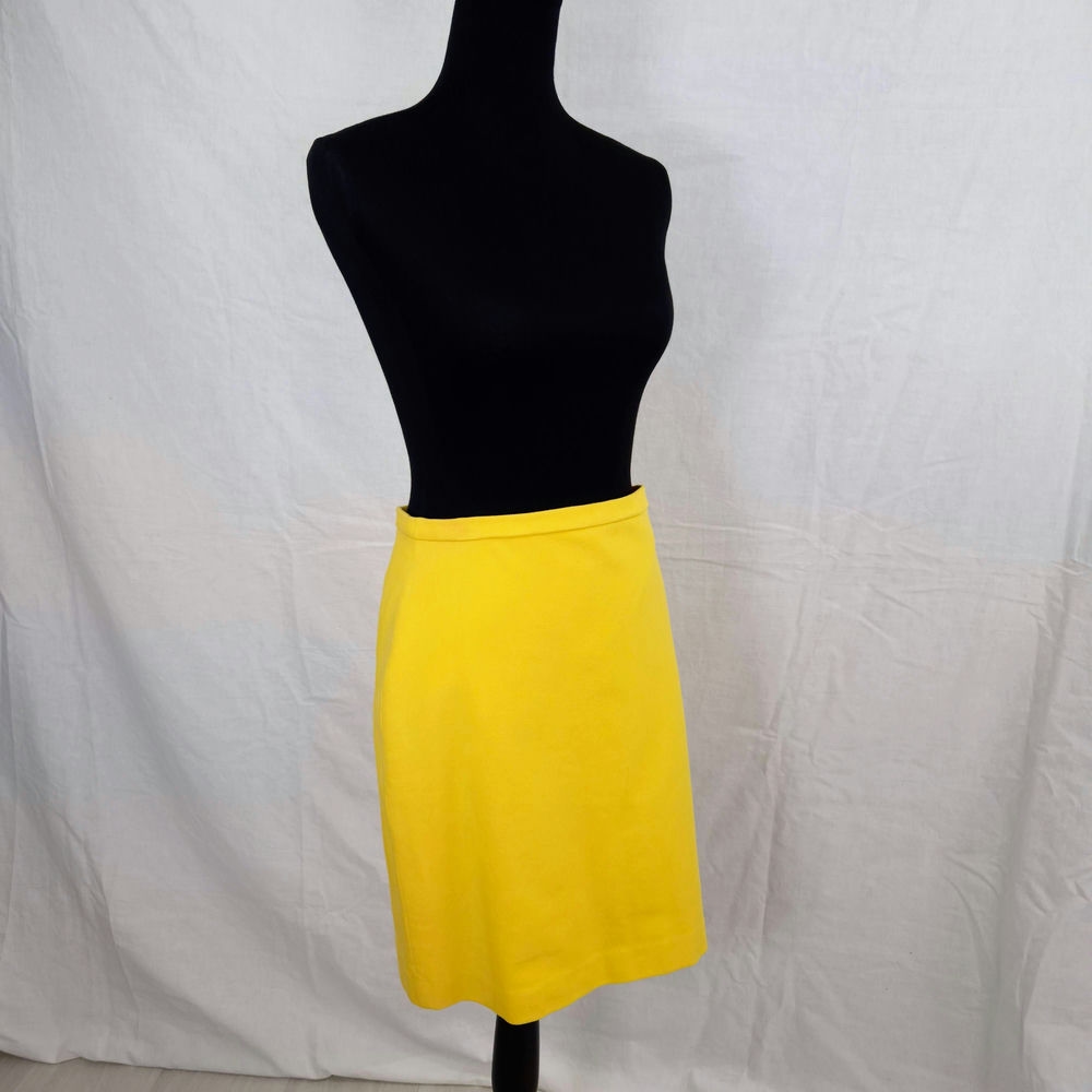 yellow skirt