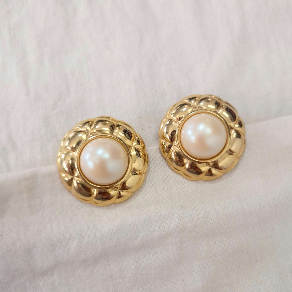 Orecchini grandi con perla