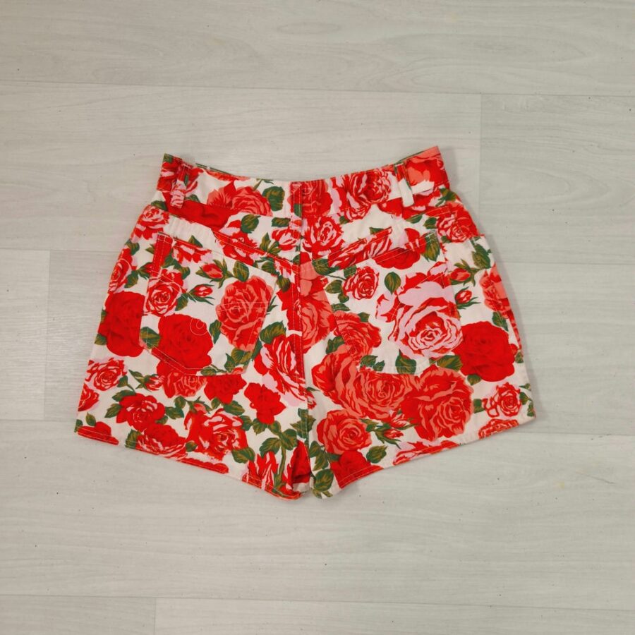 shorts romantic