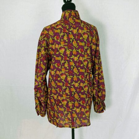 Camicia autunnale in lana con decorazione floreale