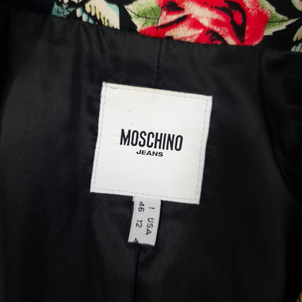 moschino jeans label