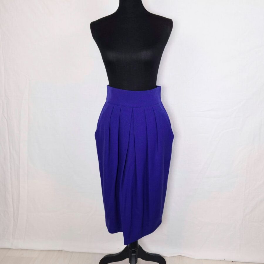 purple skirt