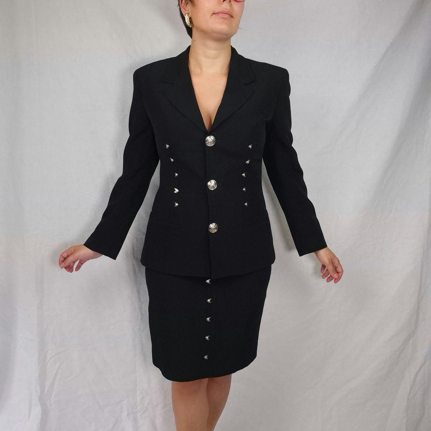 Tailleur Versace anni 90 con borchie metalliche - immagine 3