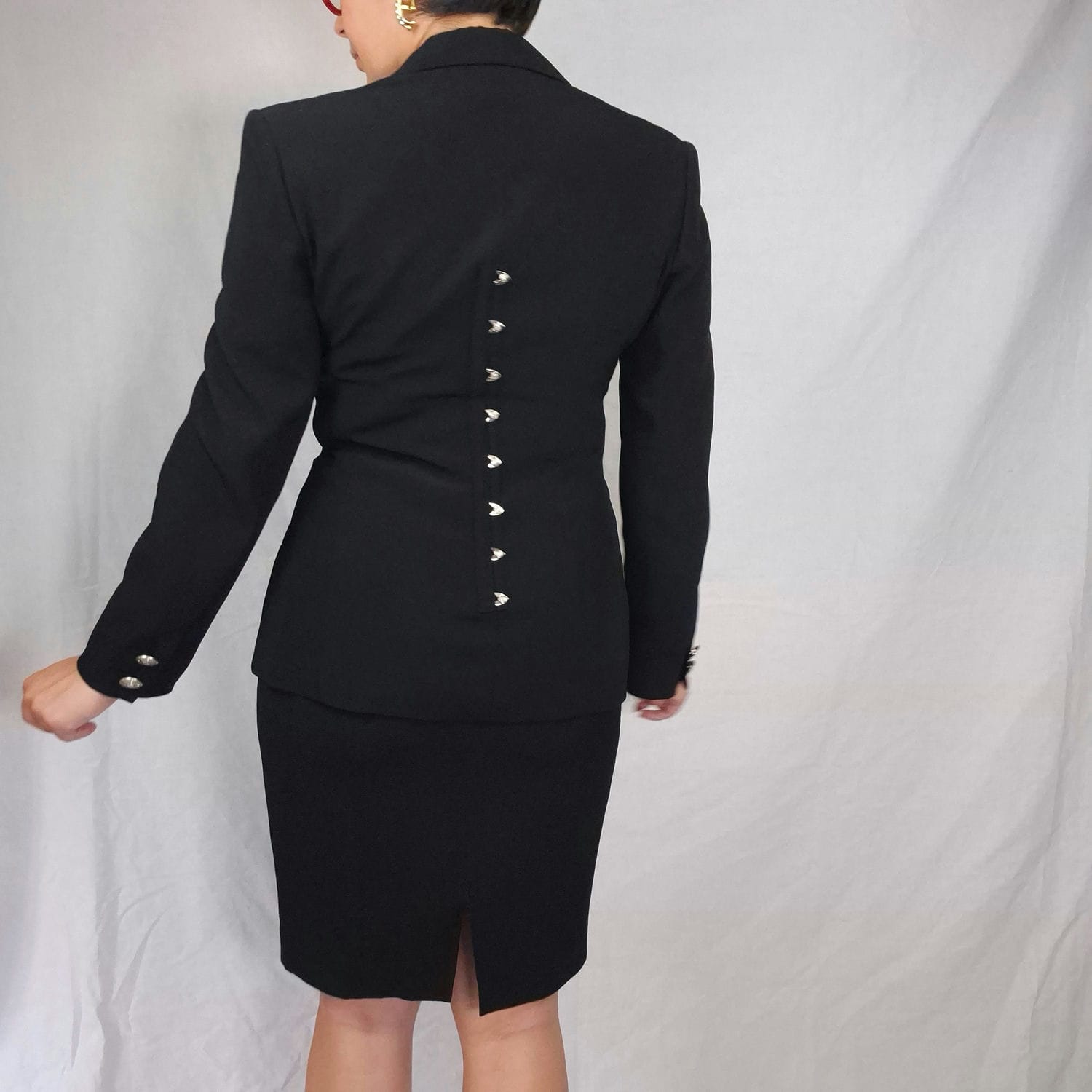 Tailleur Versace anni 90 con borchie metalliche - immagine 4