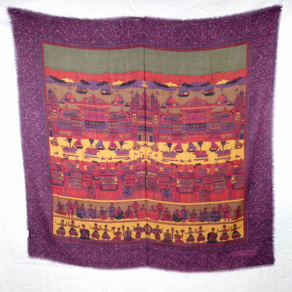 Foulard Ferragamo in lana e seta con fantasia orientale