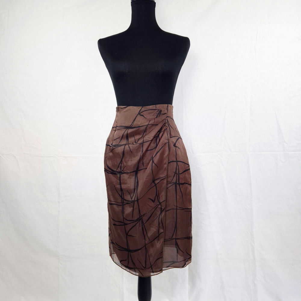 gonna in seta marrone