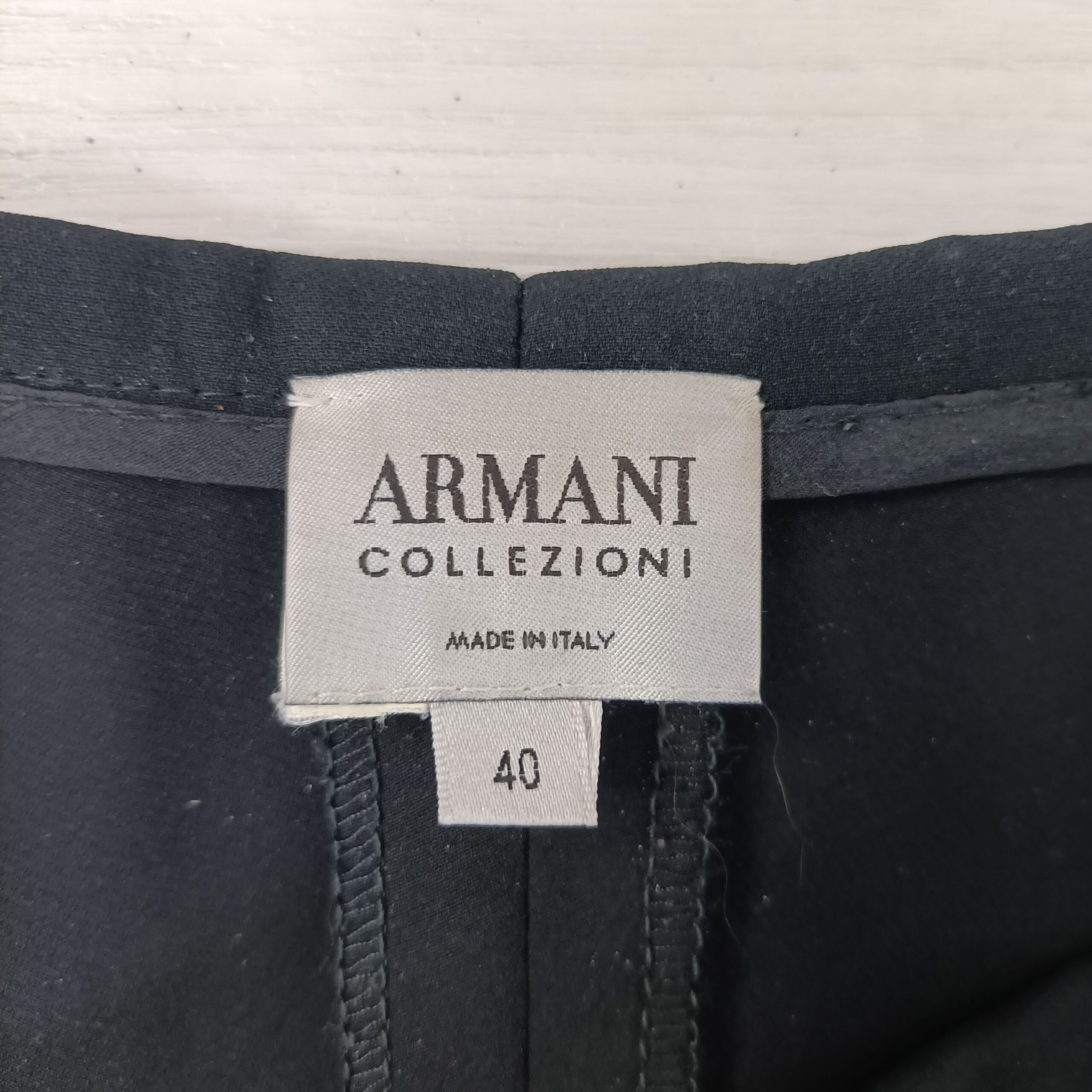 Pantaloni in pizzo nero Armani - immagine 3