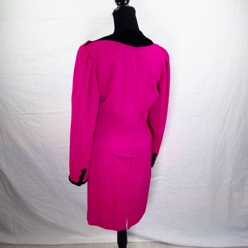 Ungaro Parallele Paris tailleur rosa in velluto vintage 1980s
