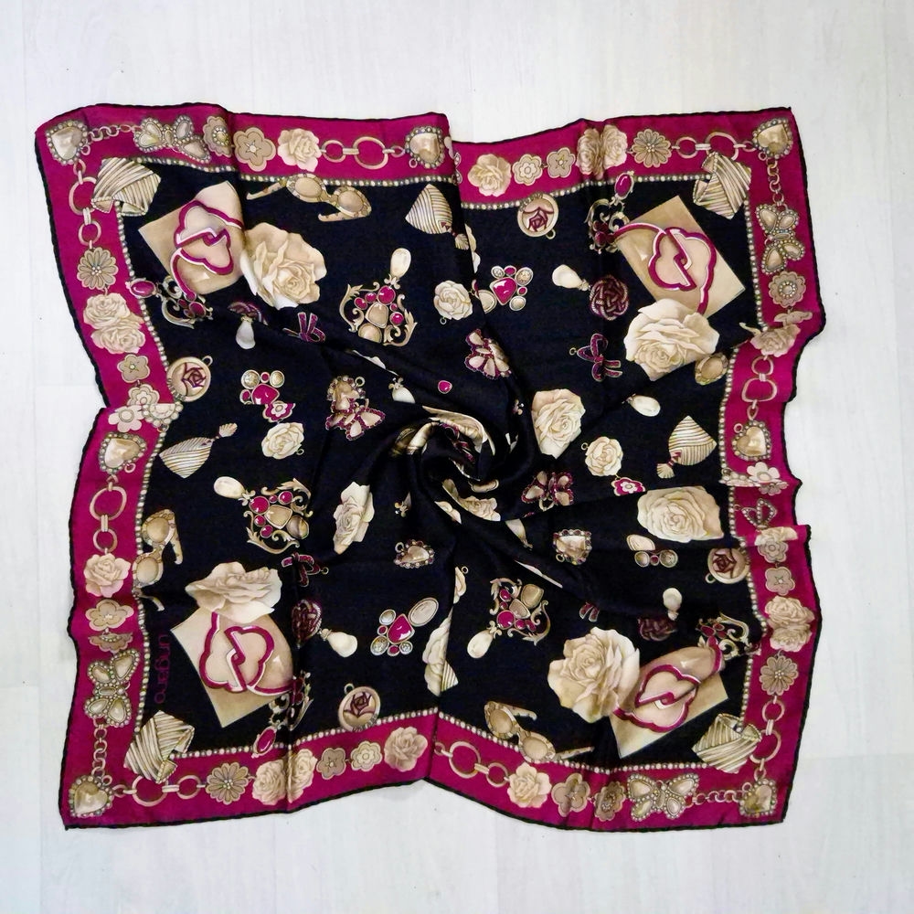Emanuel Ungaro foulard