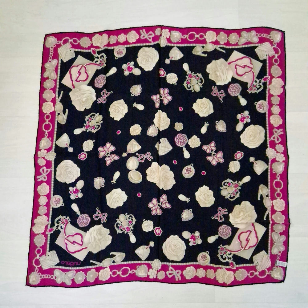 foulard Emanuel Ungaro