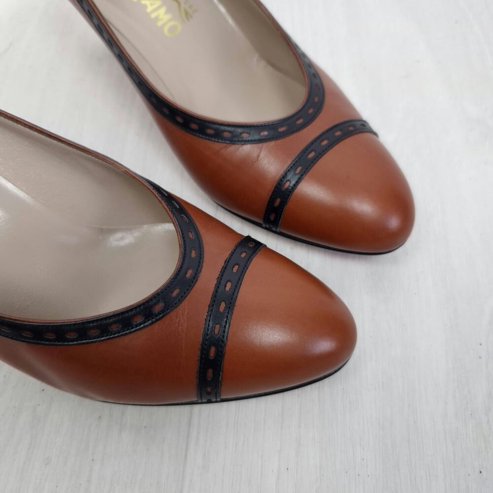 Ferragamo vintage shoes