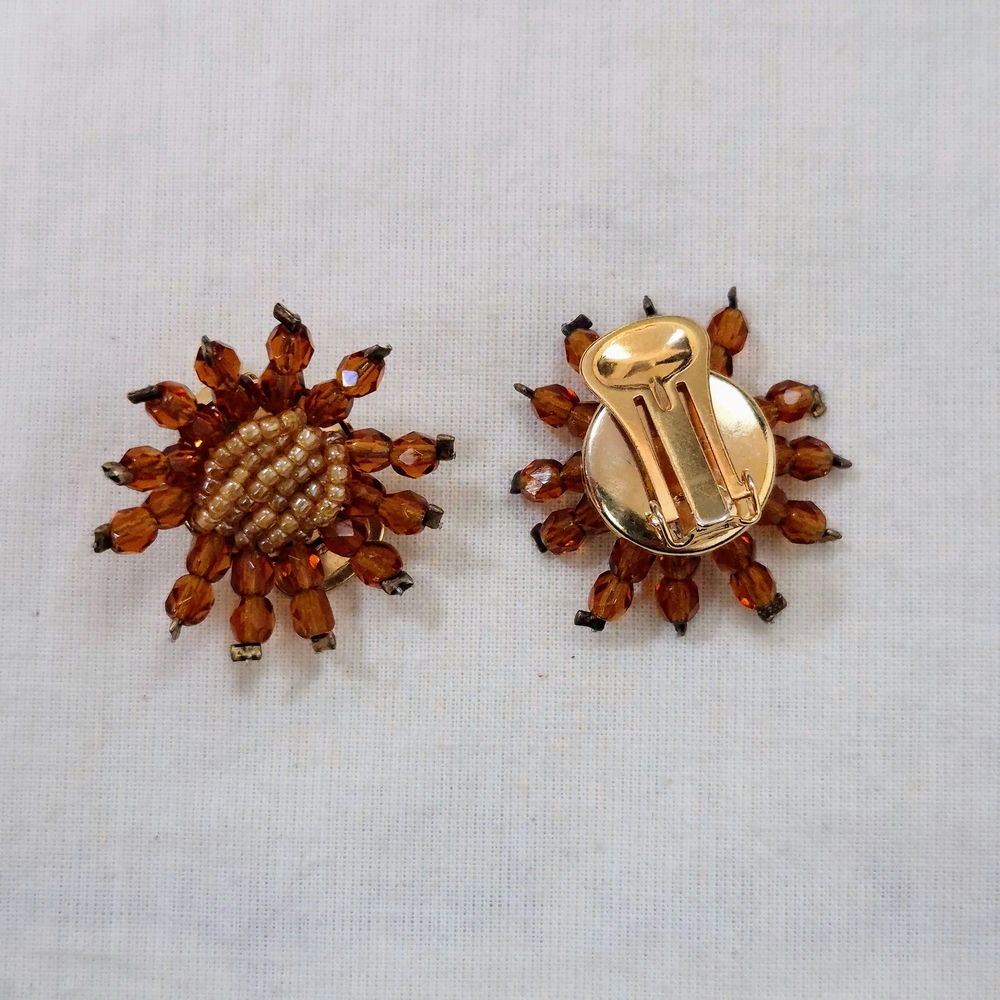 Orecchini arancioni vintage 60s con perline