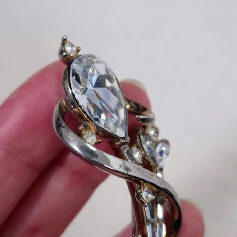 Trifari vintage brooch