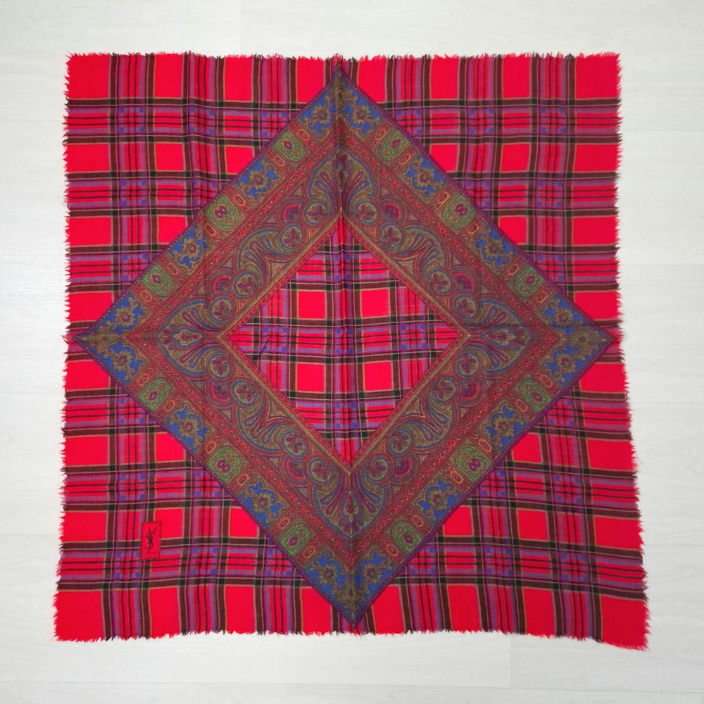 foulard tartan ysl
