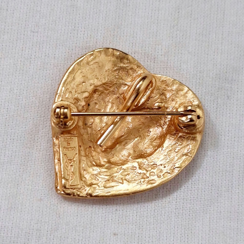 heart brooch