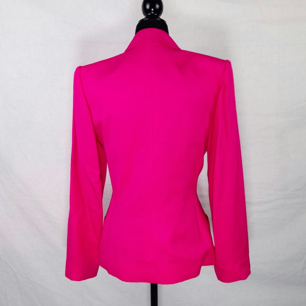 schocking pink jacket