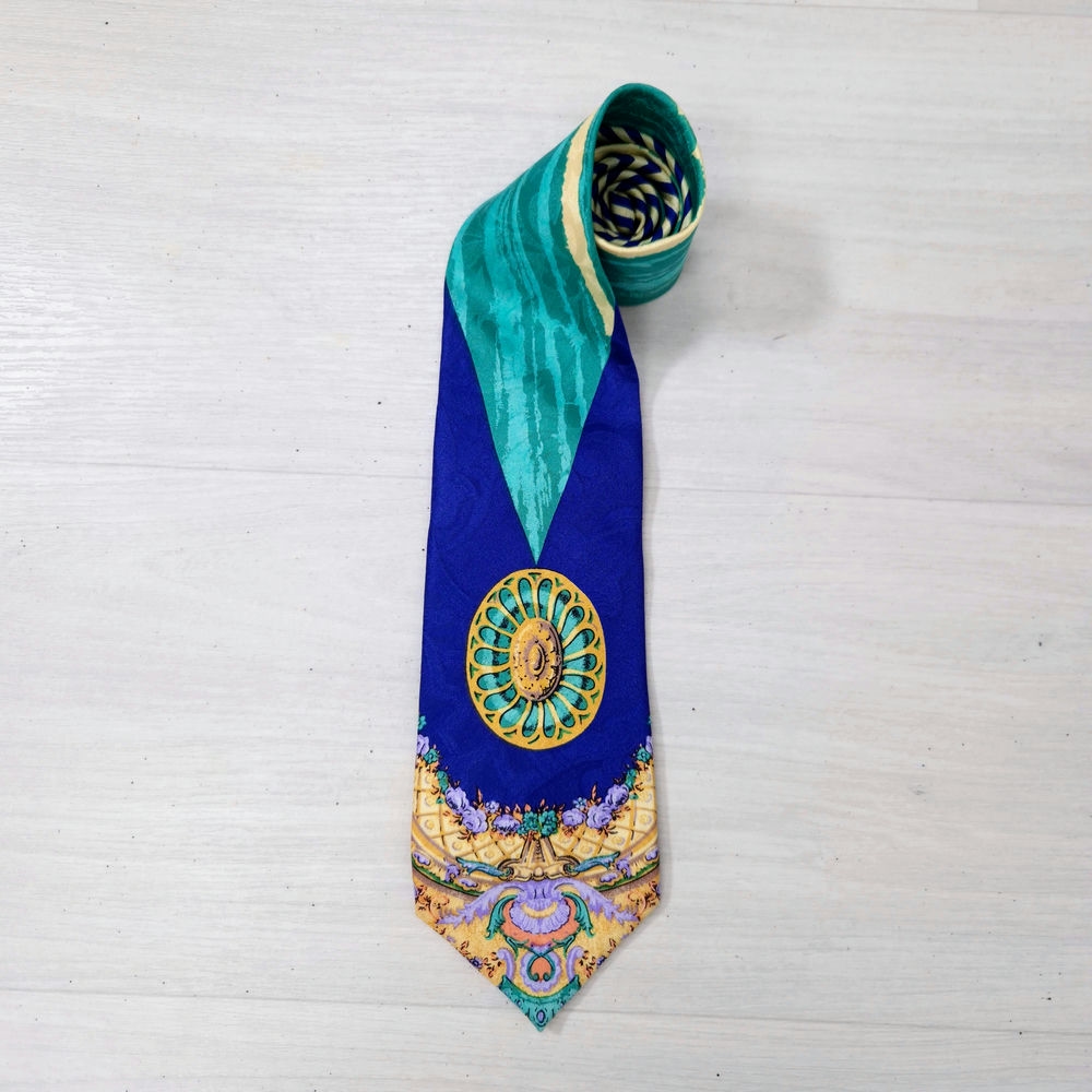 cravatta blu e turchese