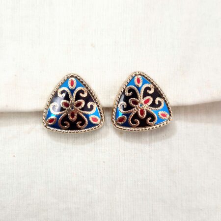 Orecchini triangolari con arabeschi