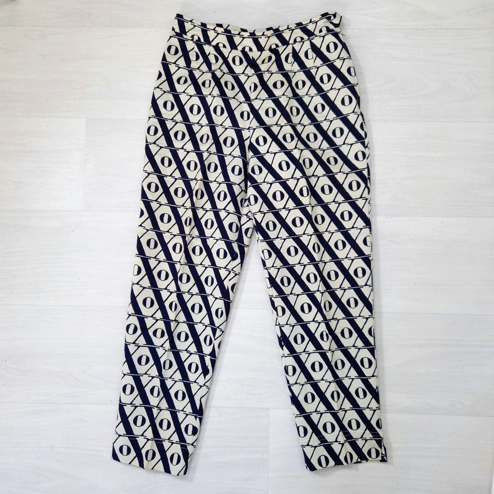 pantaloni casual