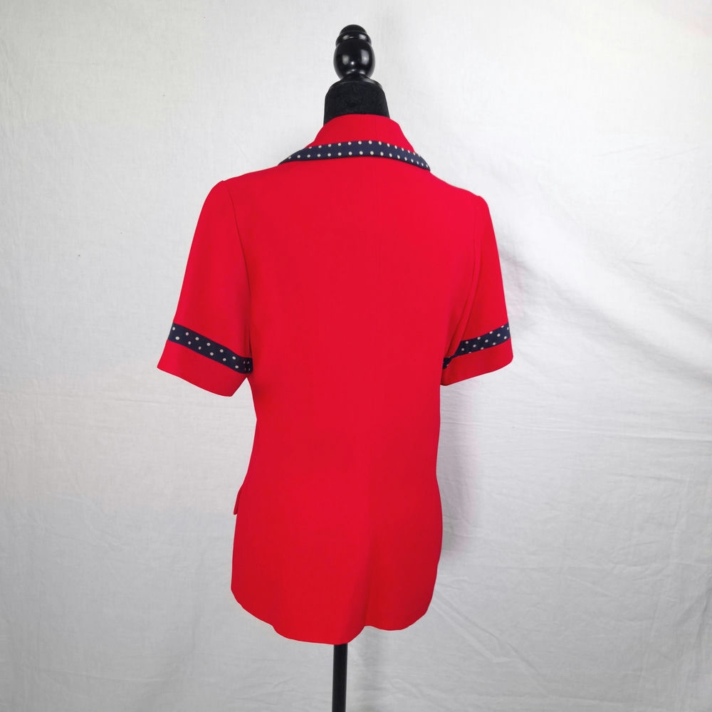 giacca rossa a maniche corte