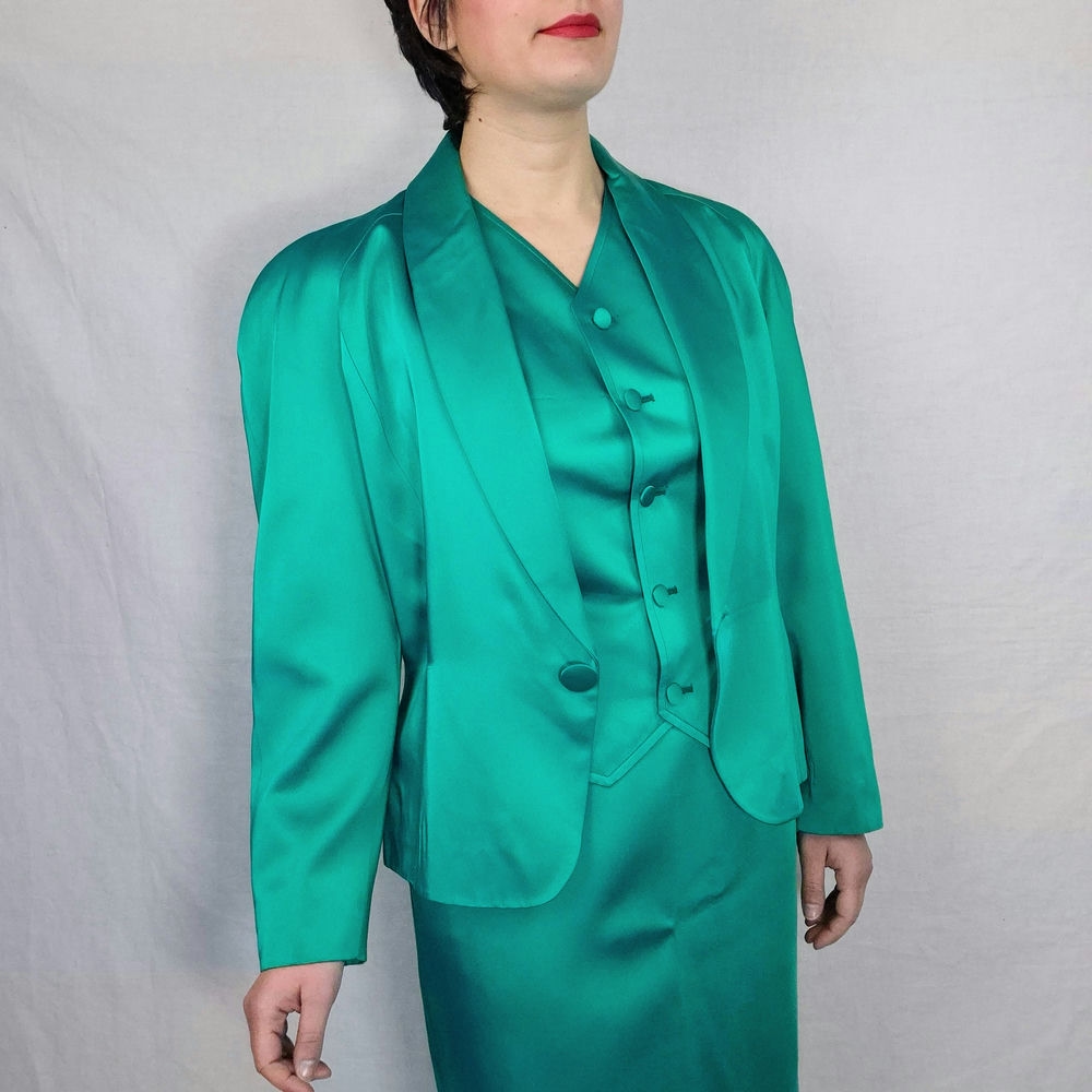 emerald green suit