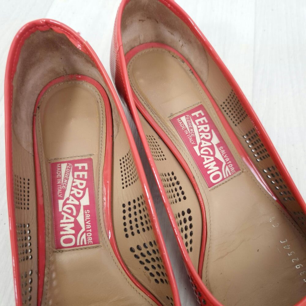 Salvatore Ferragamo preloved