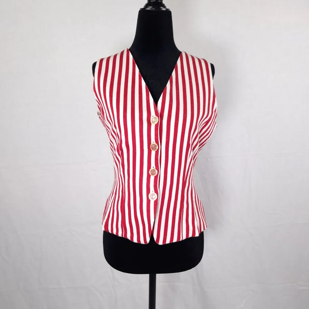 gilet bianco e rosso