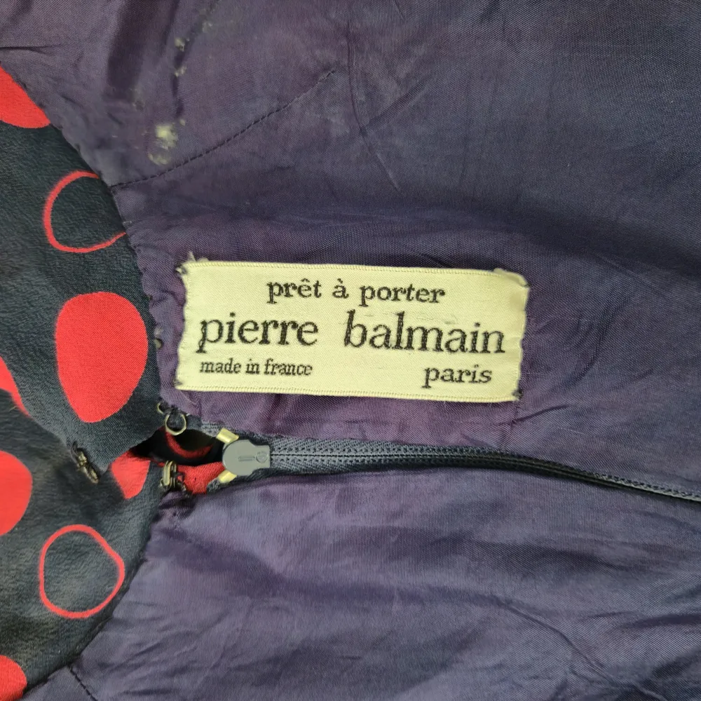 Pierre Balmain gonna pois rossi con camicetta coordinata