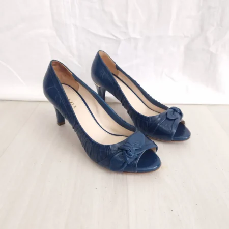Scarpe Prada con tacco