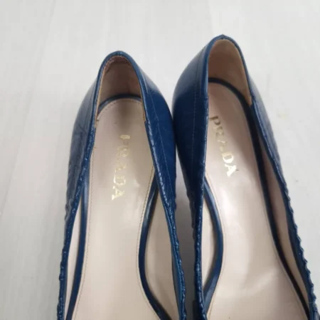 Scarpe Prada con tacco in pelle blu petrolio
