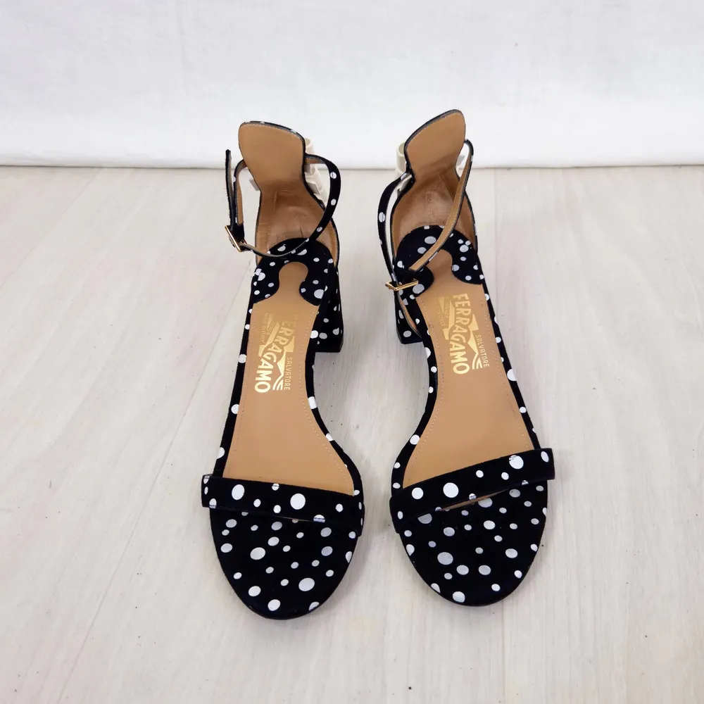 sandali Ferragamo