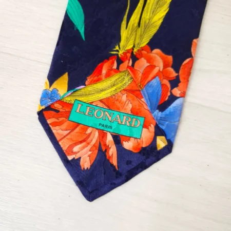 Leonard cravatta con cappelli e fiori in seta
