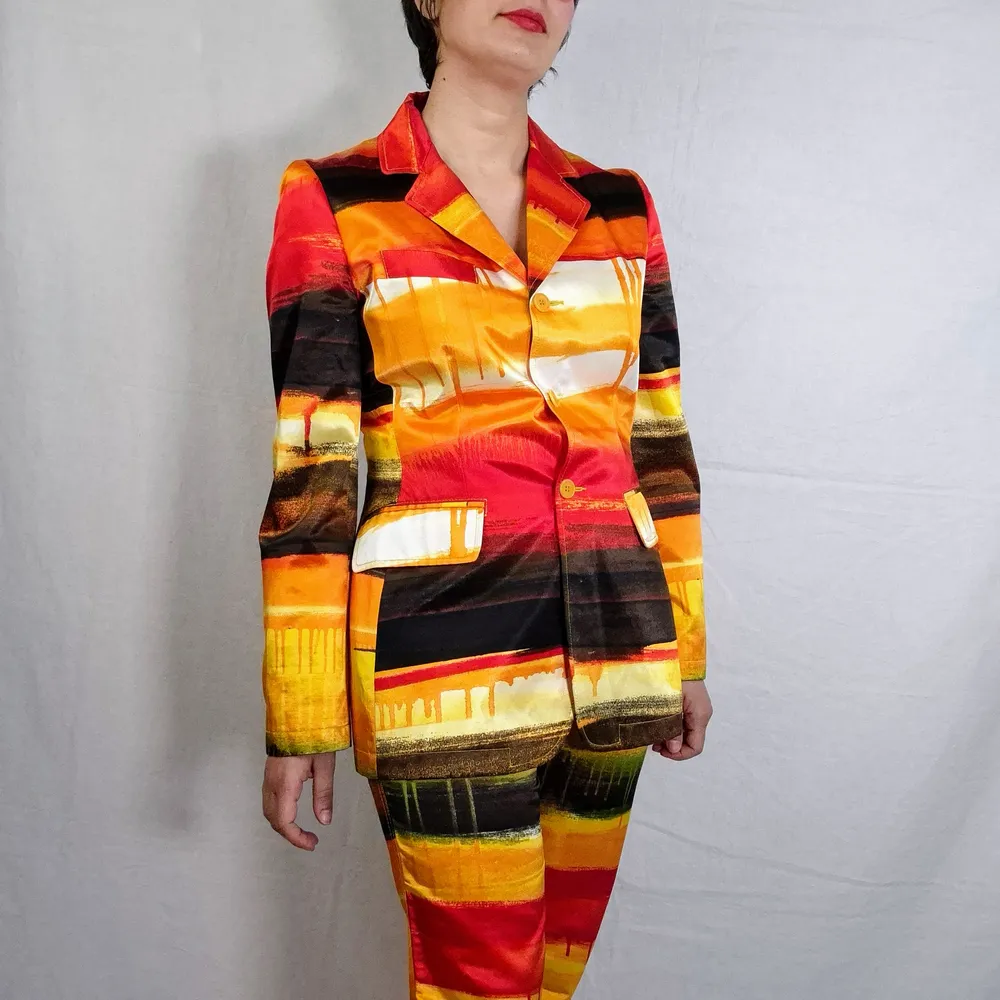 abstract pants suit