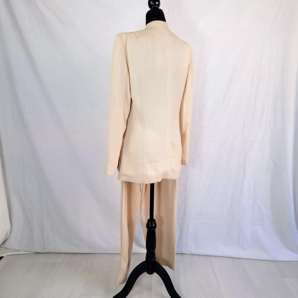 Giorgio Armani tailleur pantalone ecru 1990s