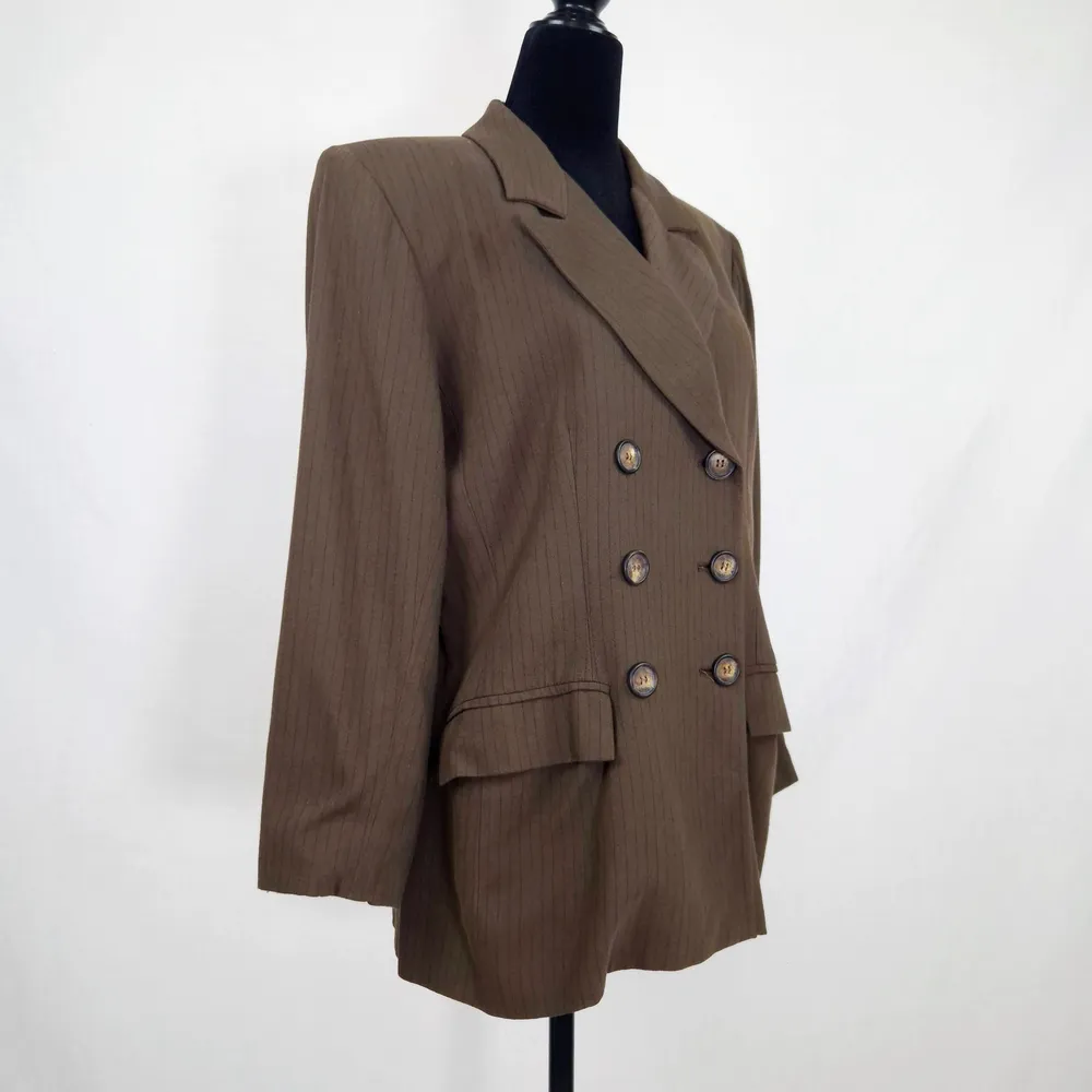 brown outfit