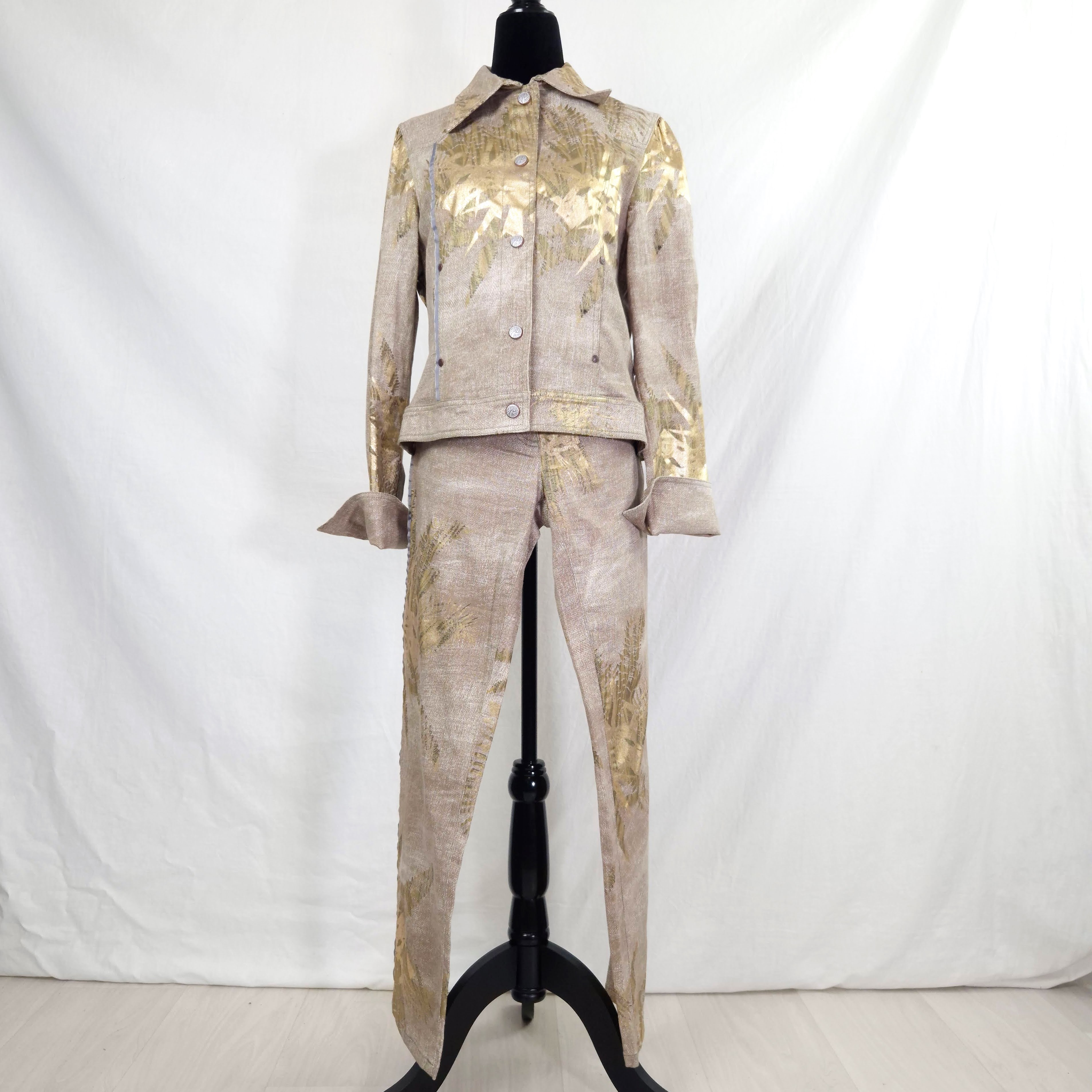 tailleur pantalone color oro