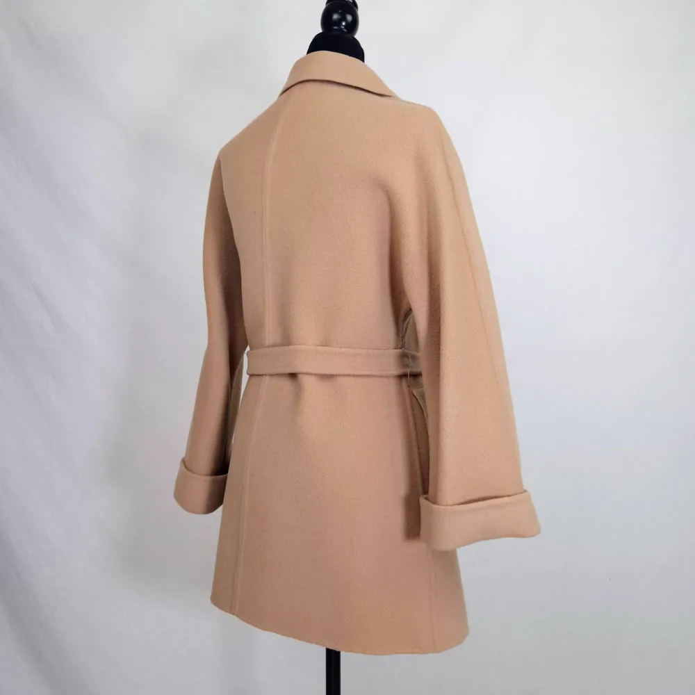 Cappotto sartoriale beige anni '70 in lana