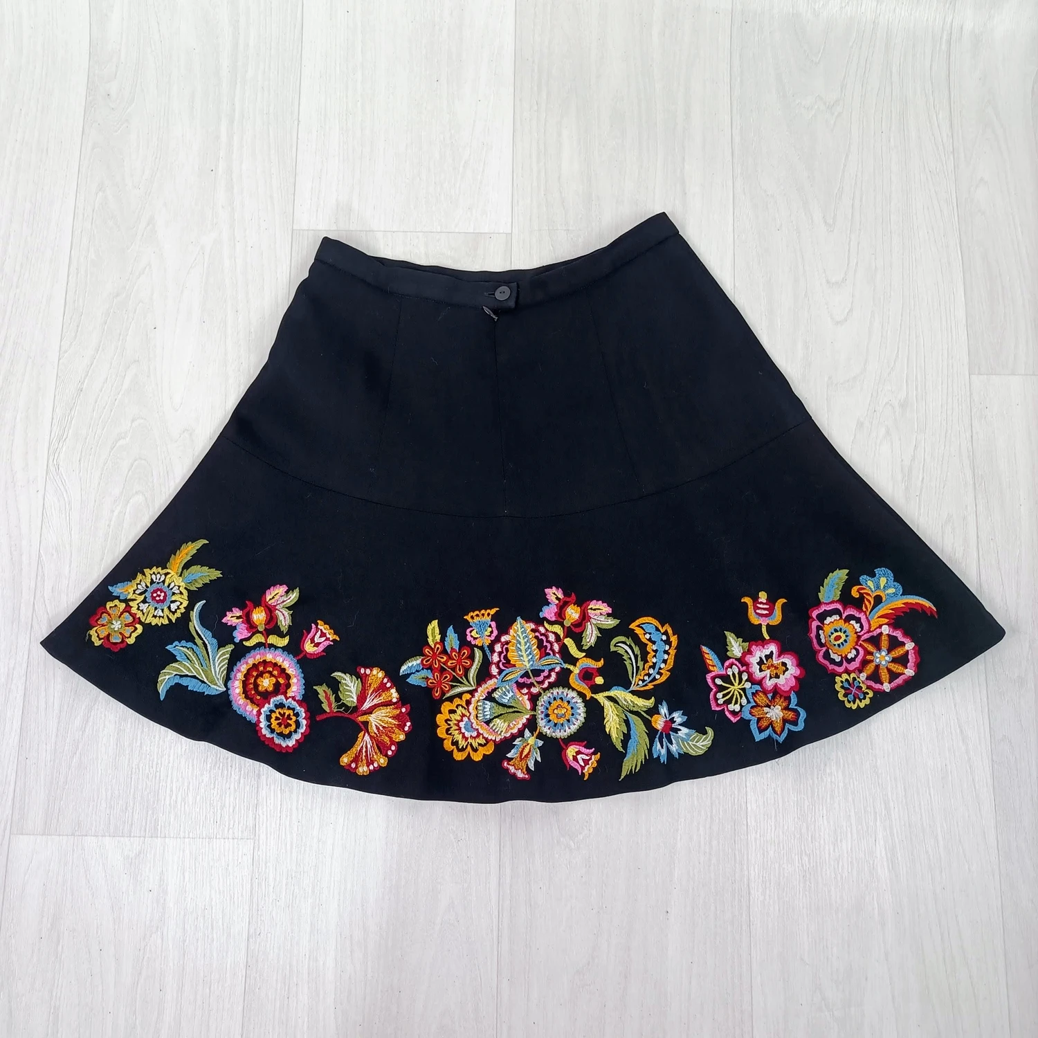 Gonna nera con ricami floreali Kenzo Paris vintage - immagine 3