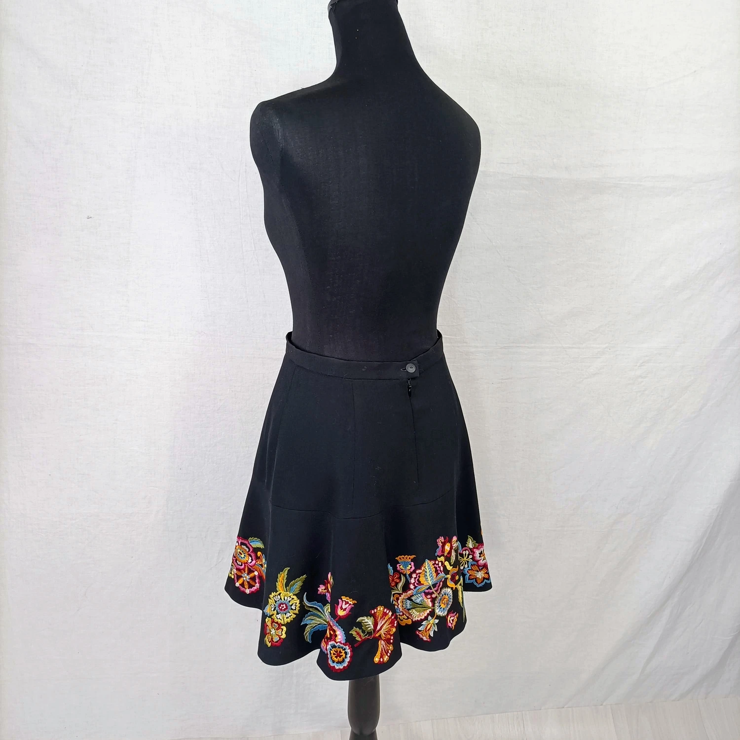 Gonna nera con ricami floreali Kenzo Paris vintage - immagine 6