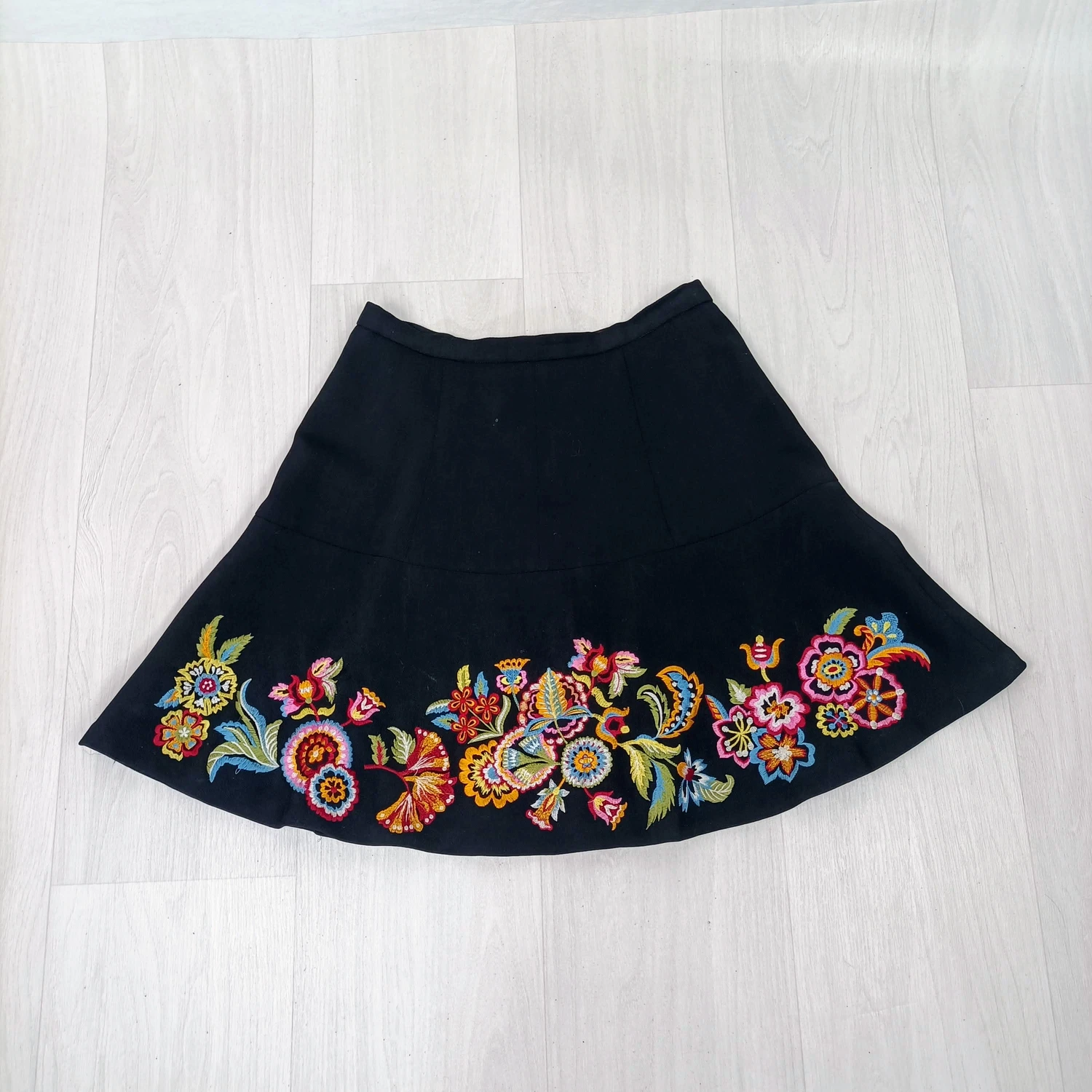 Gonna nera con ricami floreali Kenzo Paris vintage